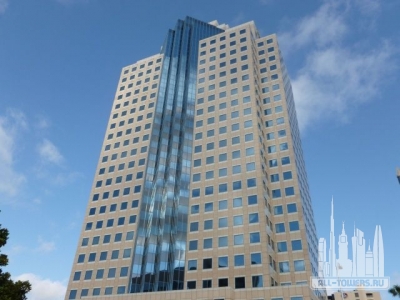 Landmark-Sq-building-r