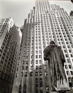 onewallst_ext-lookingup-1935_(public_domain)