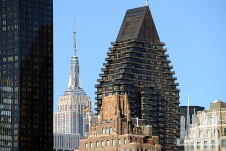 Millenium-HIlton-exterior-2