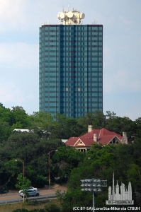 jfrankdobieuniversitycenter_ext-overall_(cc-by-sa)lonestarmike