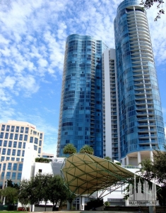 lasolasriverhousei_ext-up_(cc-by)chris_gosselin