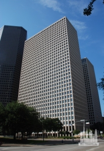 twoallencenter_ext-lookingup_(cc__by-sa)adavyd