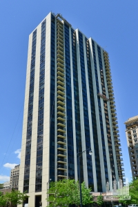 ct-corner-unit-in-chicago-condo-13m-20180202