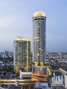 sky-walk-condo-bangkok-5a581bc9a12eda422d000002_full