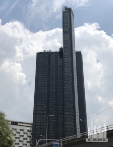 ashtonchulasilom_ext-lookingup1_(c)rod__abid