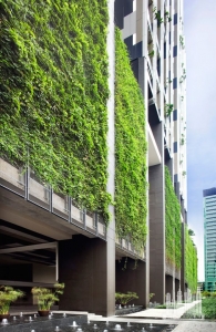 TheMet_Ext-GreenWall_(c)PatrickBingham-Hall