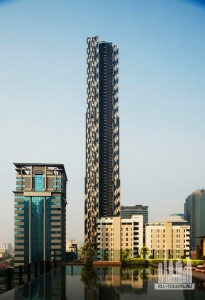 themet_ext-side_(c)patrickbingham-hall