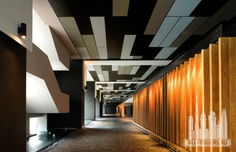 themet_int-hall_(c)patrickbingham-hall