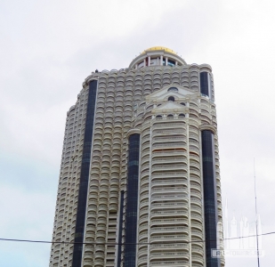 statetower_ext-lookingup_(c)tansri__muliani