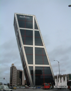 puertaeuropa_viewfromstreet3_aw