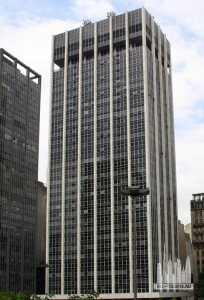 mercantil-finasa_ext-overallview_(c)stevenhenry