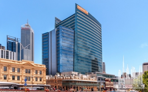 raine-square_roberto-portolese8