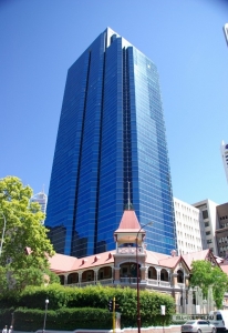 exchangeplaza_ext-lookingup_(cc-by)daniel__kelpe