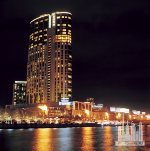 Crown-Entertainment-Complex-at-night