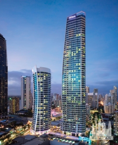 hiltonsurfersparadise_ext-overallviewfromsouth_(c)cfjphoto