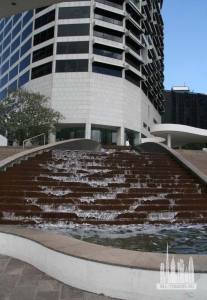 riverside_plazawaterfall_(c)antonywood