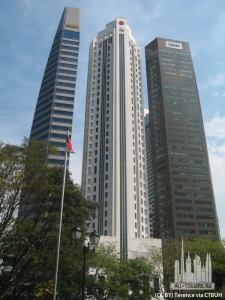 6batteryroad_ext-lookingup-context_(cc__by)terence-0