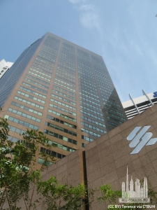 6batteryroad_ext-lookingup2_(cc__by)terence-0