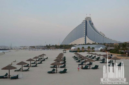 jumeirahbeachhotel_ext_overall2_(c)terrimeyerboake