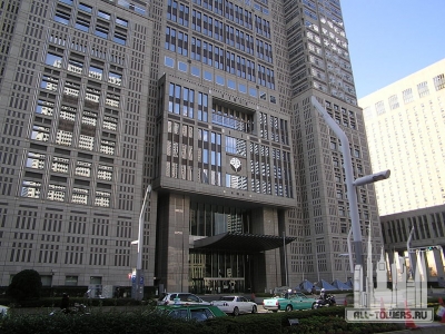 Tokyo_Metropolitan_Government_Building_no1_Tocho_04_7_December_2003